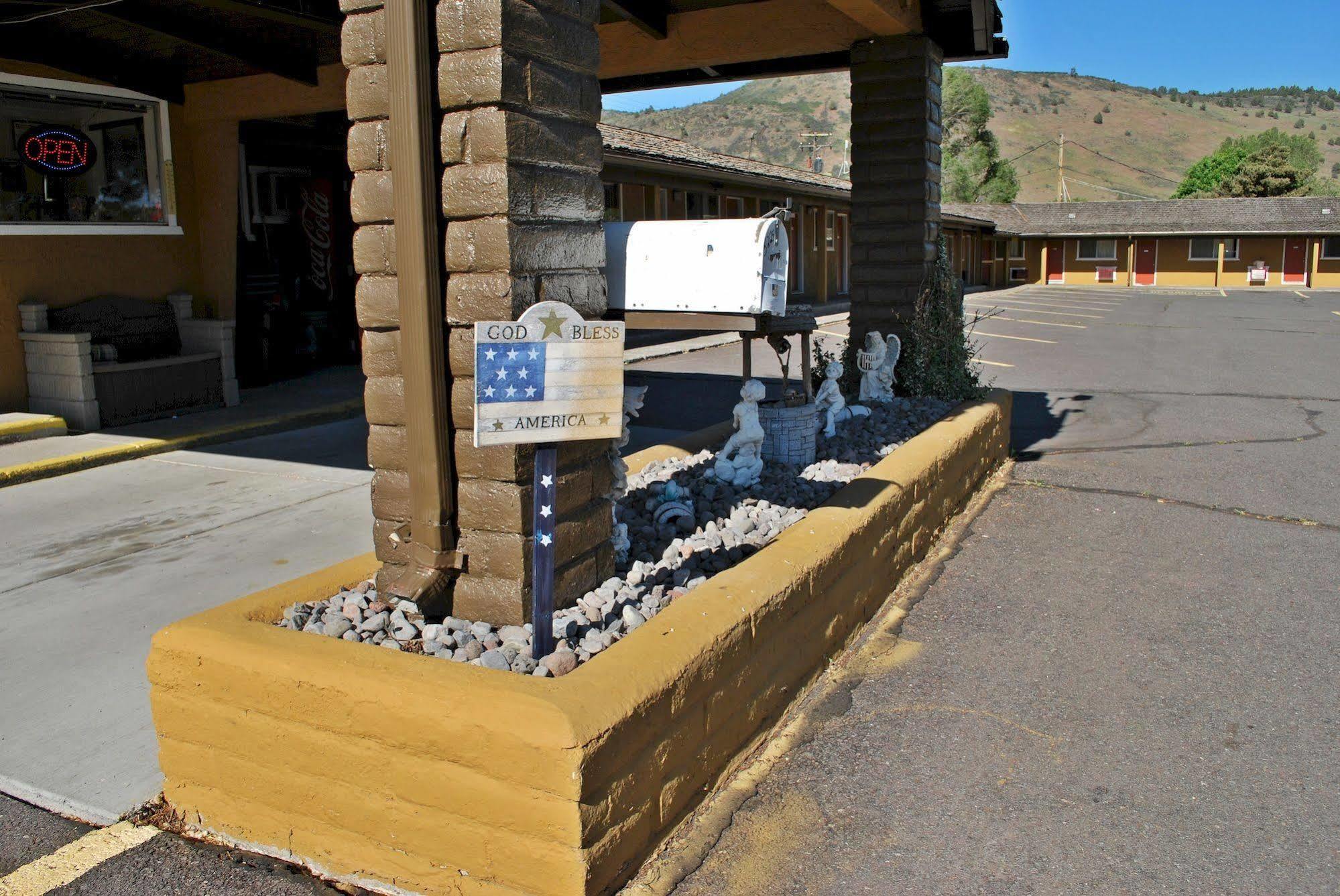 Oregon Motel 8 And Rv Park Кламат Фолс Екстериор снимка