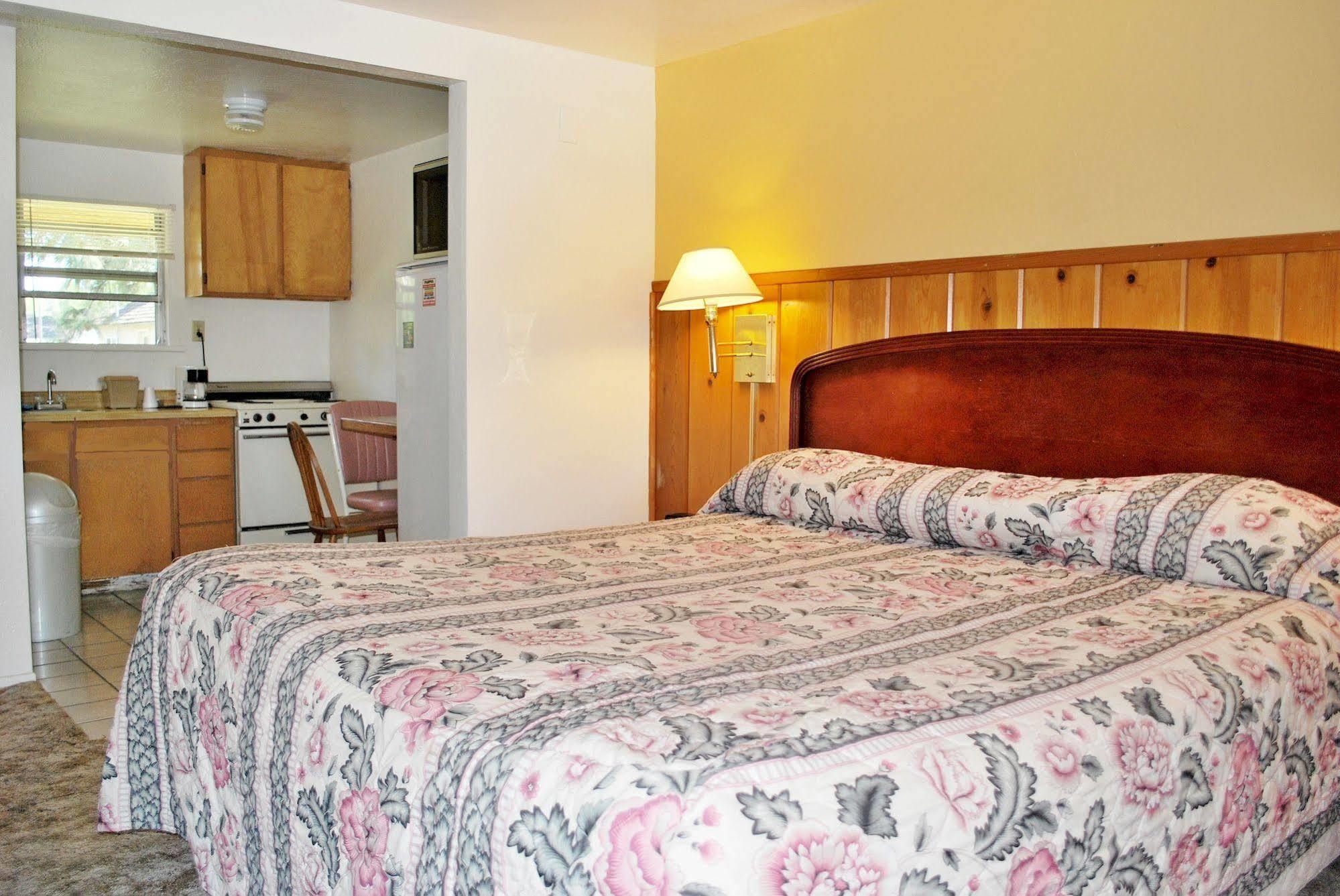 Oregon Motel 8 And Rv Park Кламат Фолс Екстериор снимка