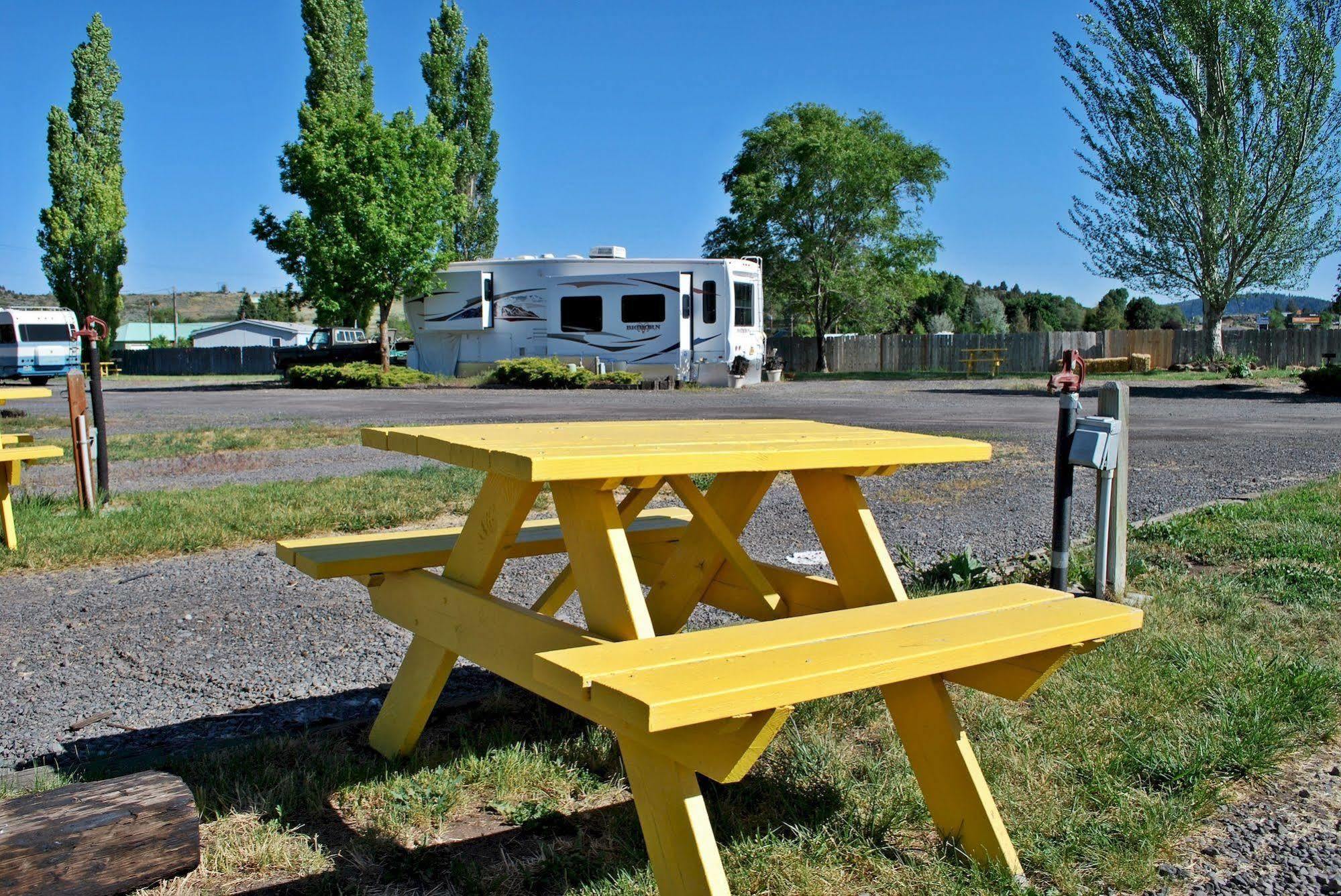 Oregon Motel 8 And Rv Park Кламат Фолс Екстериор снимка