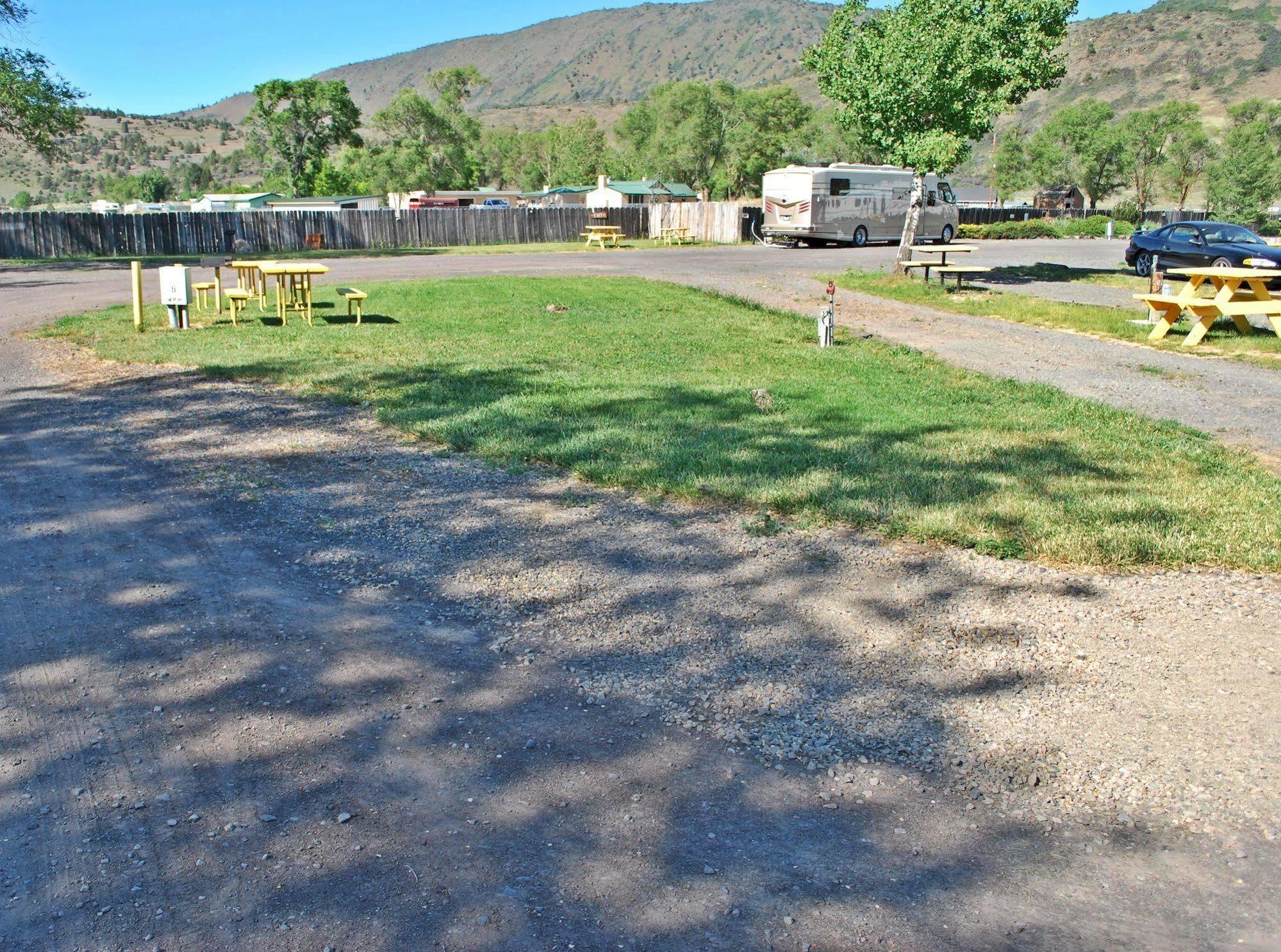 Oregon Motel 8 And Rv Park Кламат Фолс Екстериор снимка