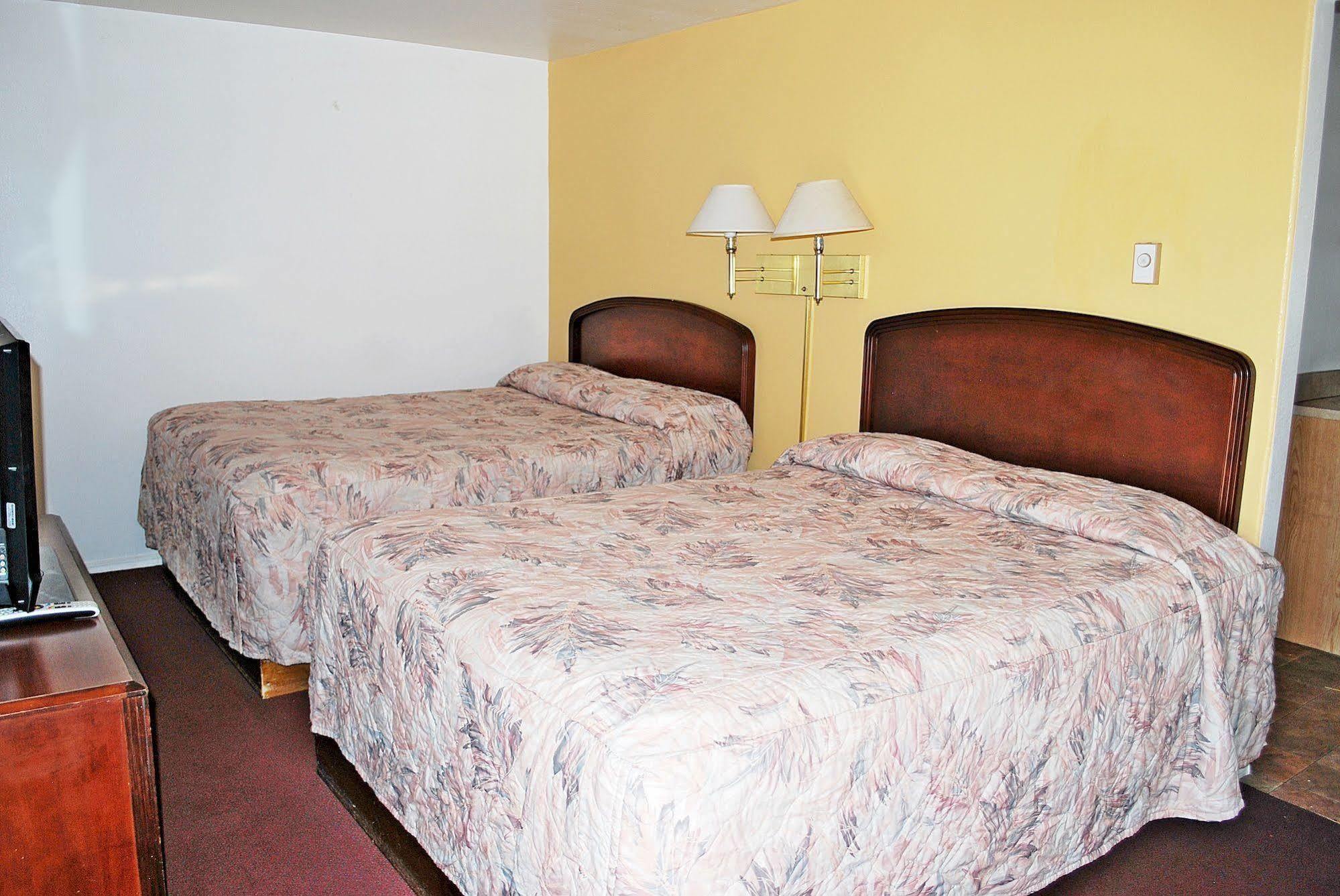 Oregon Motel 8 And Rv Park Кламат Фолс Екстериор снимка