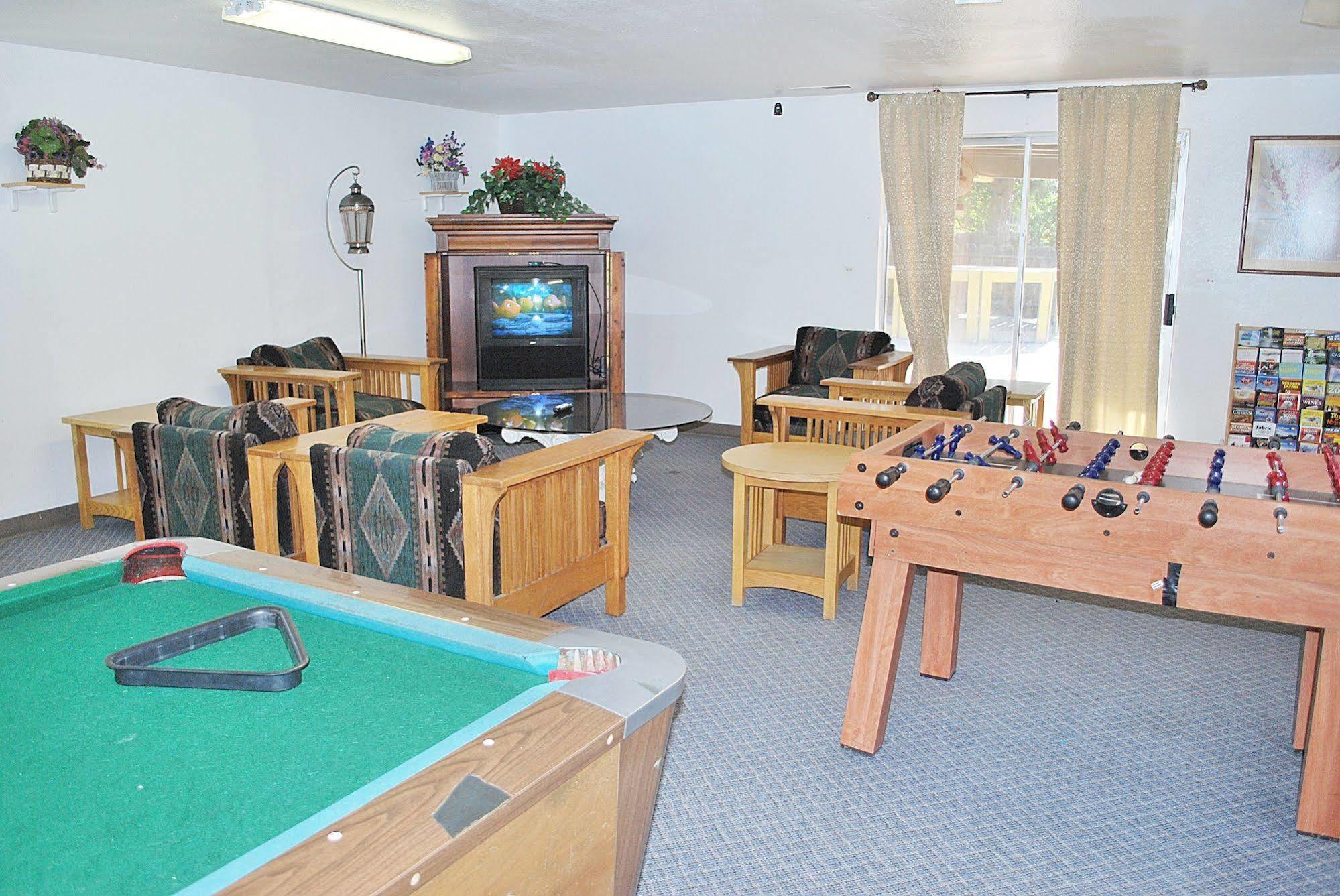 Oregon Motel 8 And Rv Park Кламат Фолс Екстериор снимка