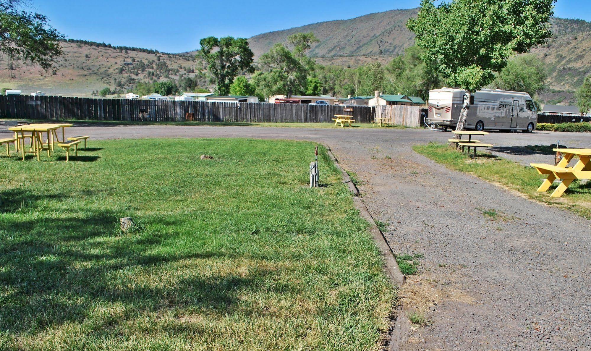 Oregon Motel 8 And Rv Park Кламат Фолс Екстериор снимка