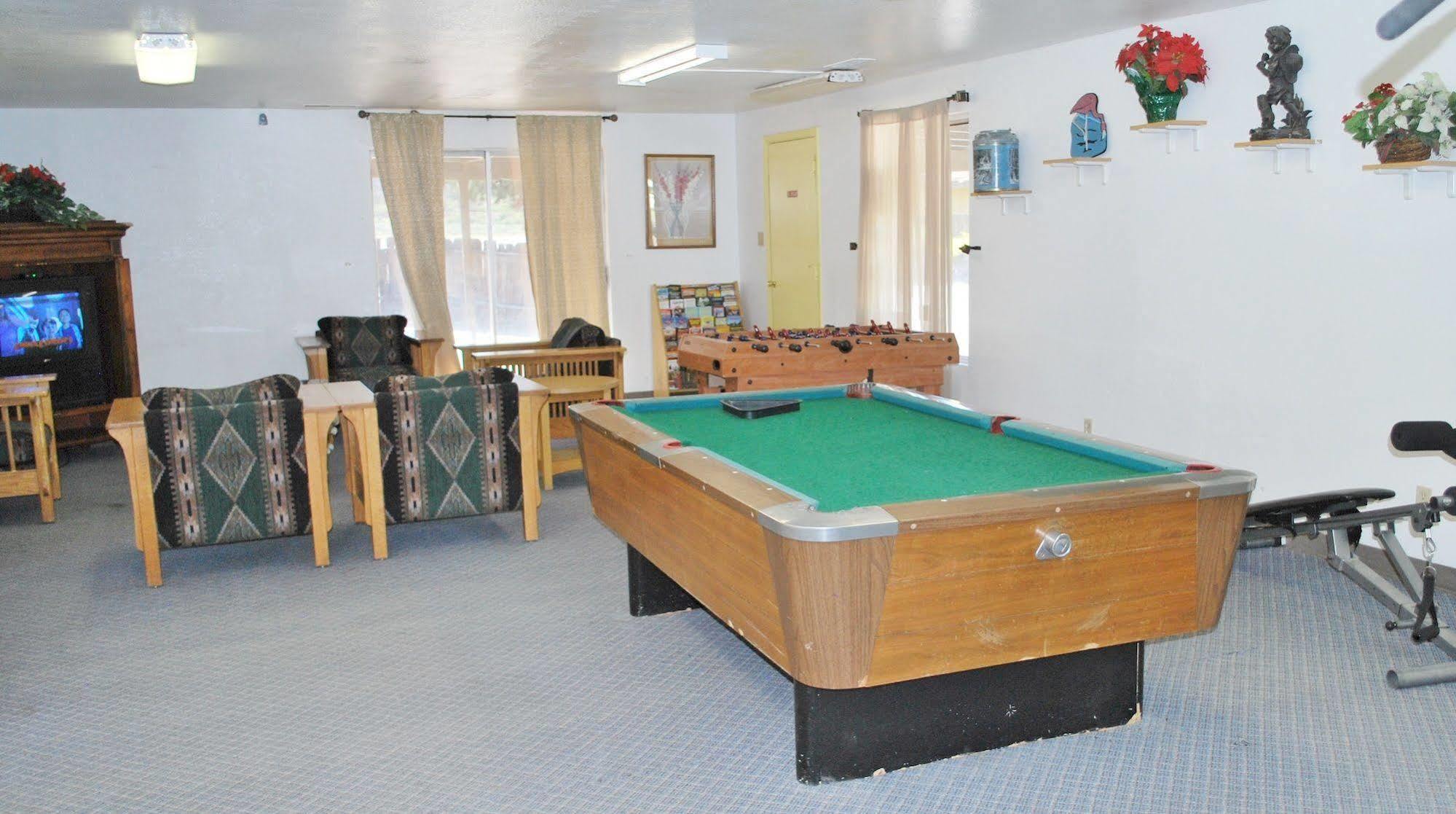 Oregon Motel 8 And Rv Park Кламат Фолс Екстериор снимка