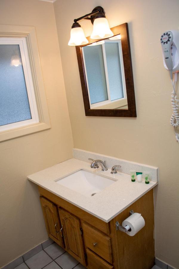 Oregon Motel 8 And Rv Park Кламат Фолс Екстериор снимка